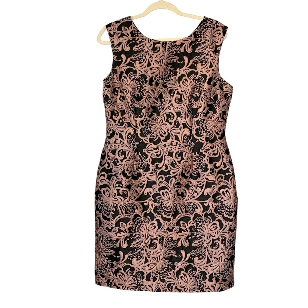 Tahari‎ black sleeveless cocktail dress mauve pink embroidered appliqué. Size 10